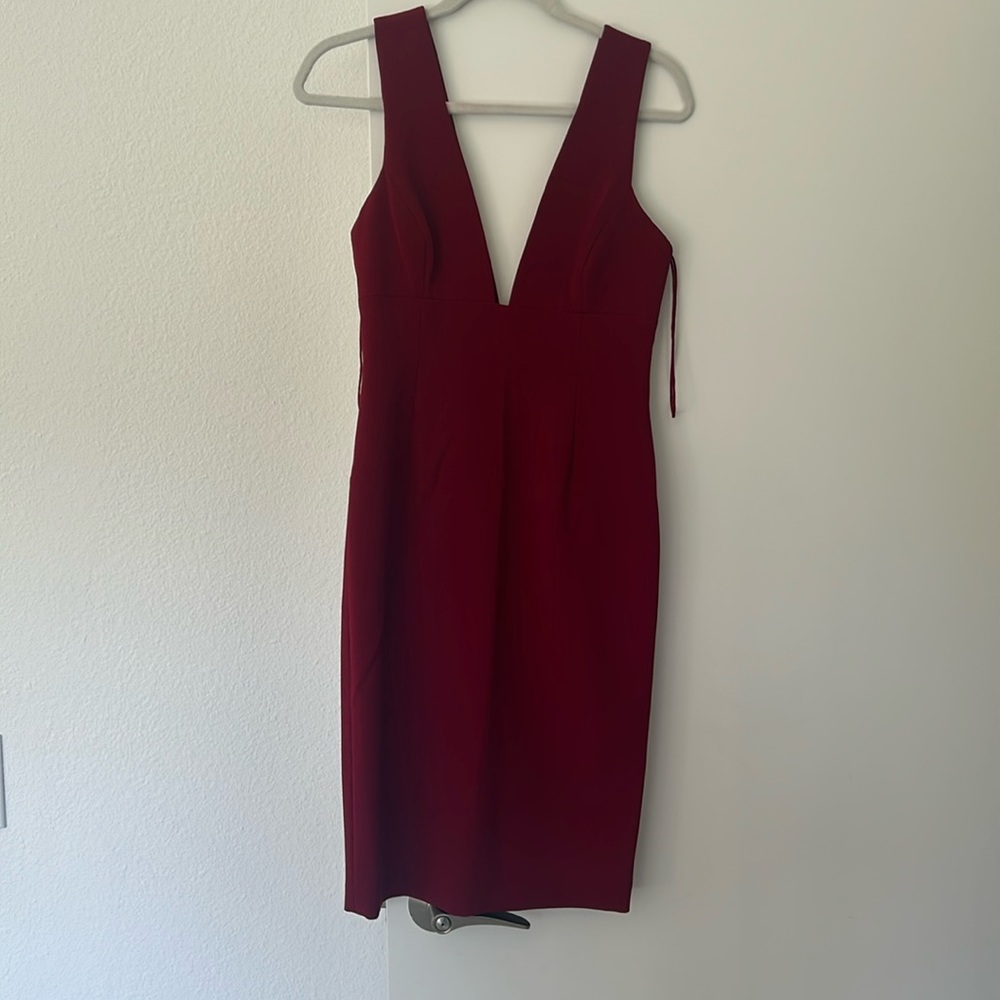 Alice and Olivia deep v dress size 6 NWOT